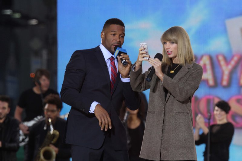 Taylor Swift at Good Morning America — photo 380