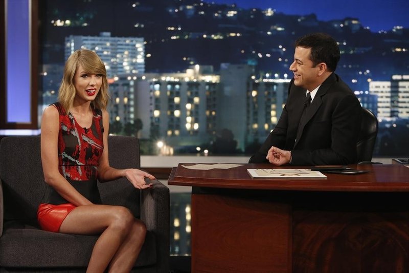 Taylor Swift at Jimmy Kimmel Live — photo 3