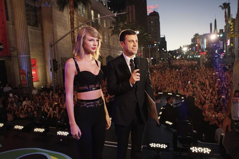 Taylor Swift at Jimmy Kimmel Live — photo 6