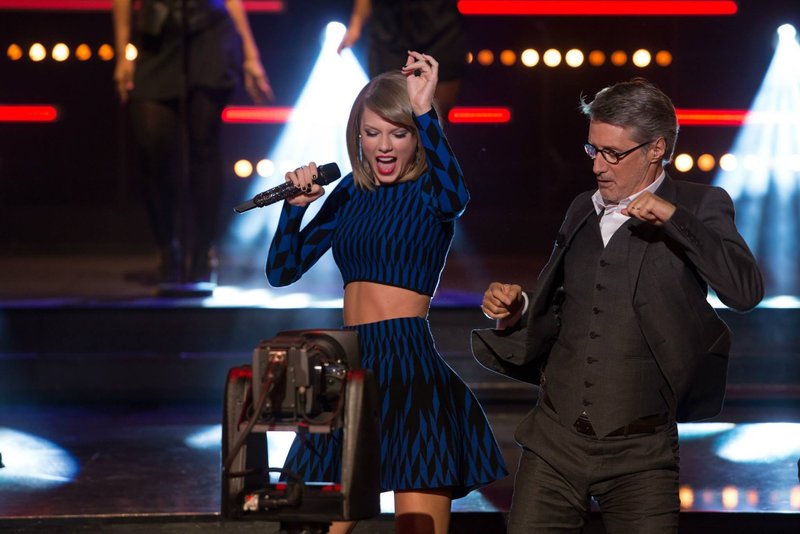 Taylor Swift at Le Grand Journal — photo 14