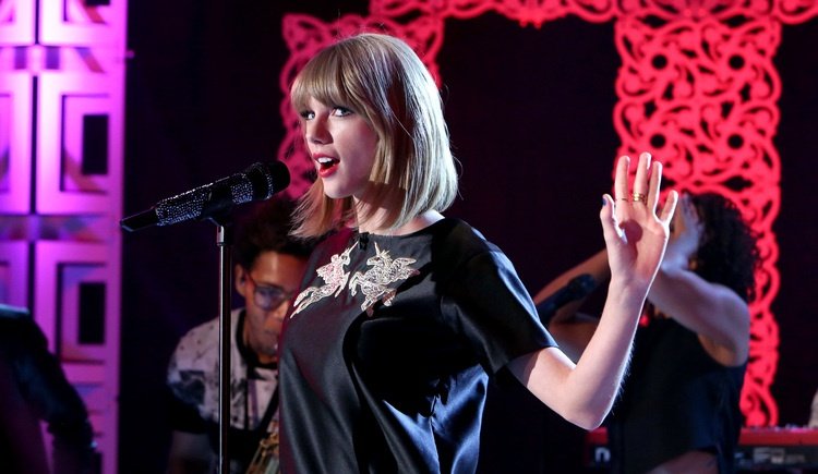 Taylor Swift at The Ellen Degeneres Show — photo 11