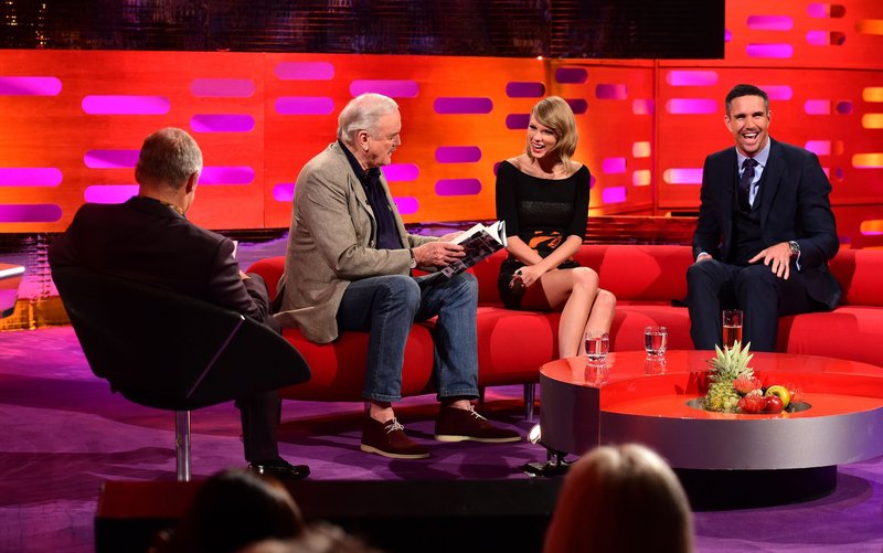 Taylor Swift at The Graham Norton Show — photo 11