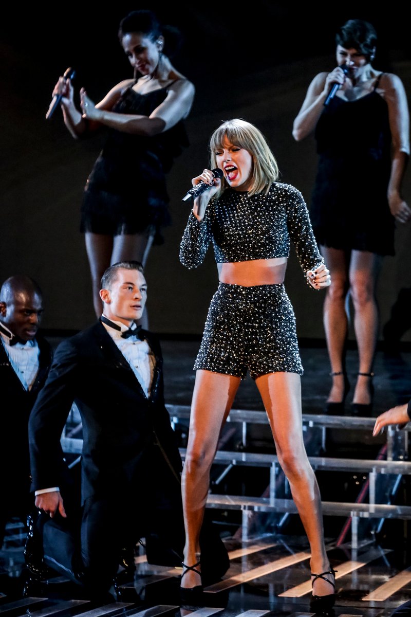 Taylor Swift at The X Factor UK — photo 20
