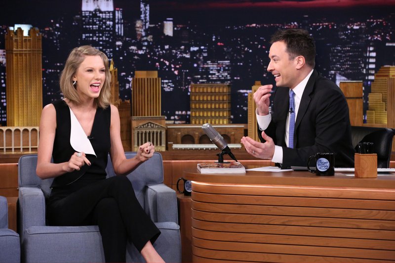 Taylor Swift at The Tonight Show Starring Jimmy Fallon (February 17, 2015) — photo 12