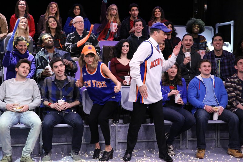 Taylor Swift at The Tonight Show Starring Jimmy Fallon (February 17, 2015) — photo 28