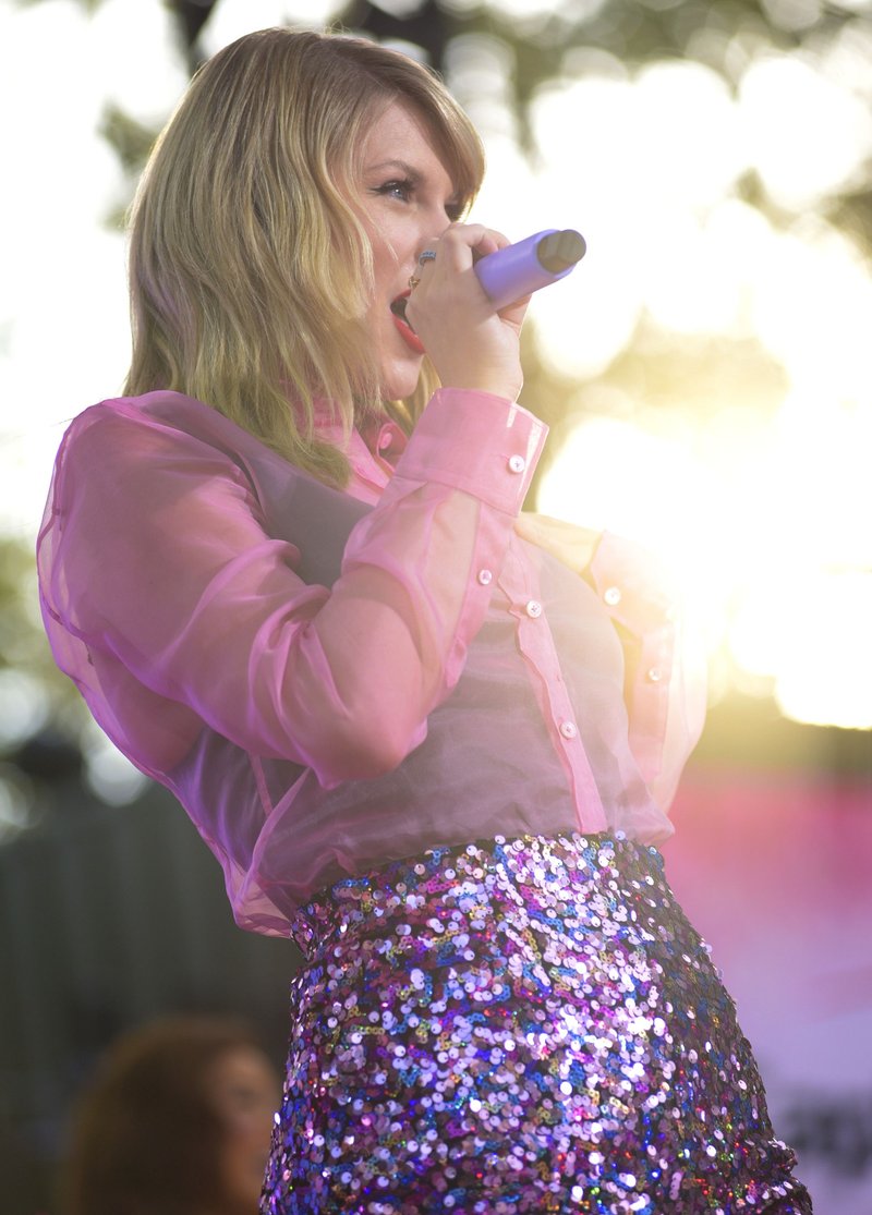 Taylor Swift at Good Morning America — photo 38