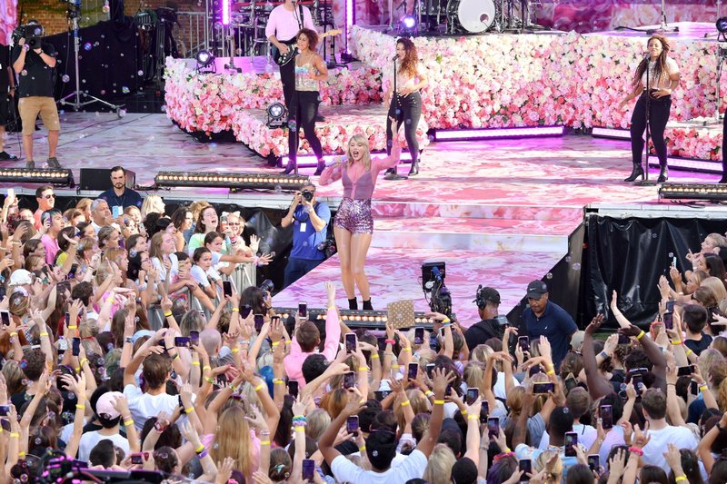 Taylor Swift at Good Morning America — photo 69