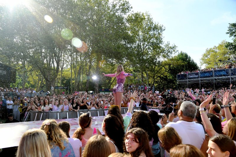 Taylor Swift at Good Morning America — photo 80