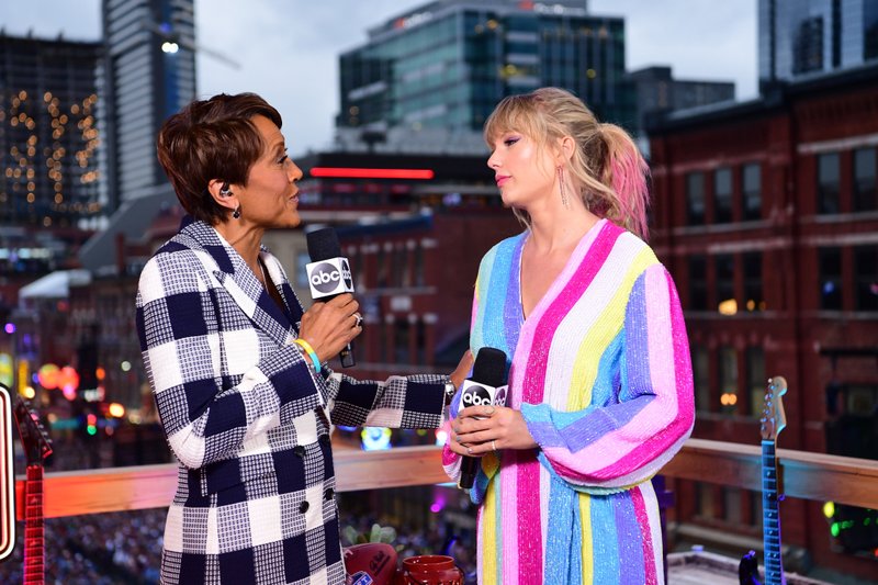 Taylor Swift at 2019 NFL Draft — photo 2