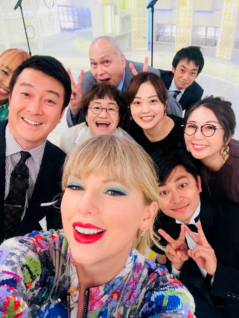 Taylor Swift at Sukkiri — photo 4