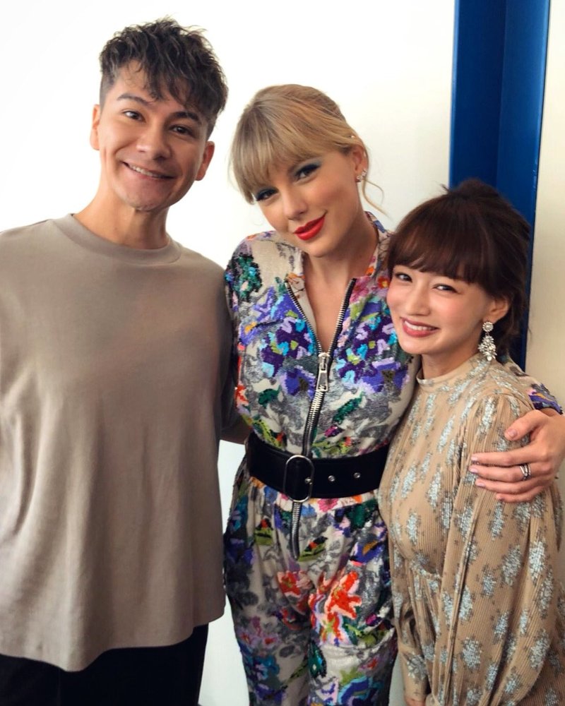 Taylor Swift at Sukkiri — photo 6