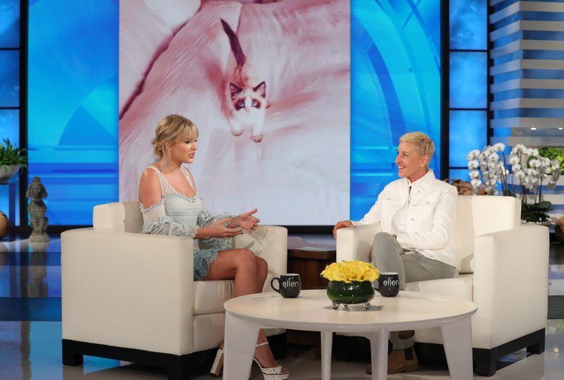 Taylor Swift at The Ellen Degeneres Show — photo 5