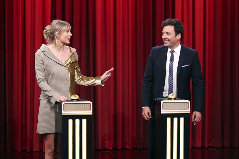 Taylor Swift at The Tonight Show Starring Jimmy Fallon — photo 7
