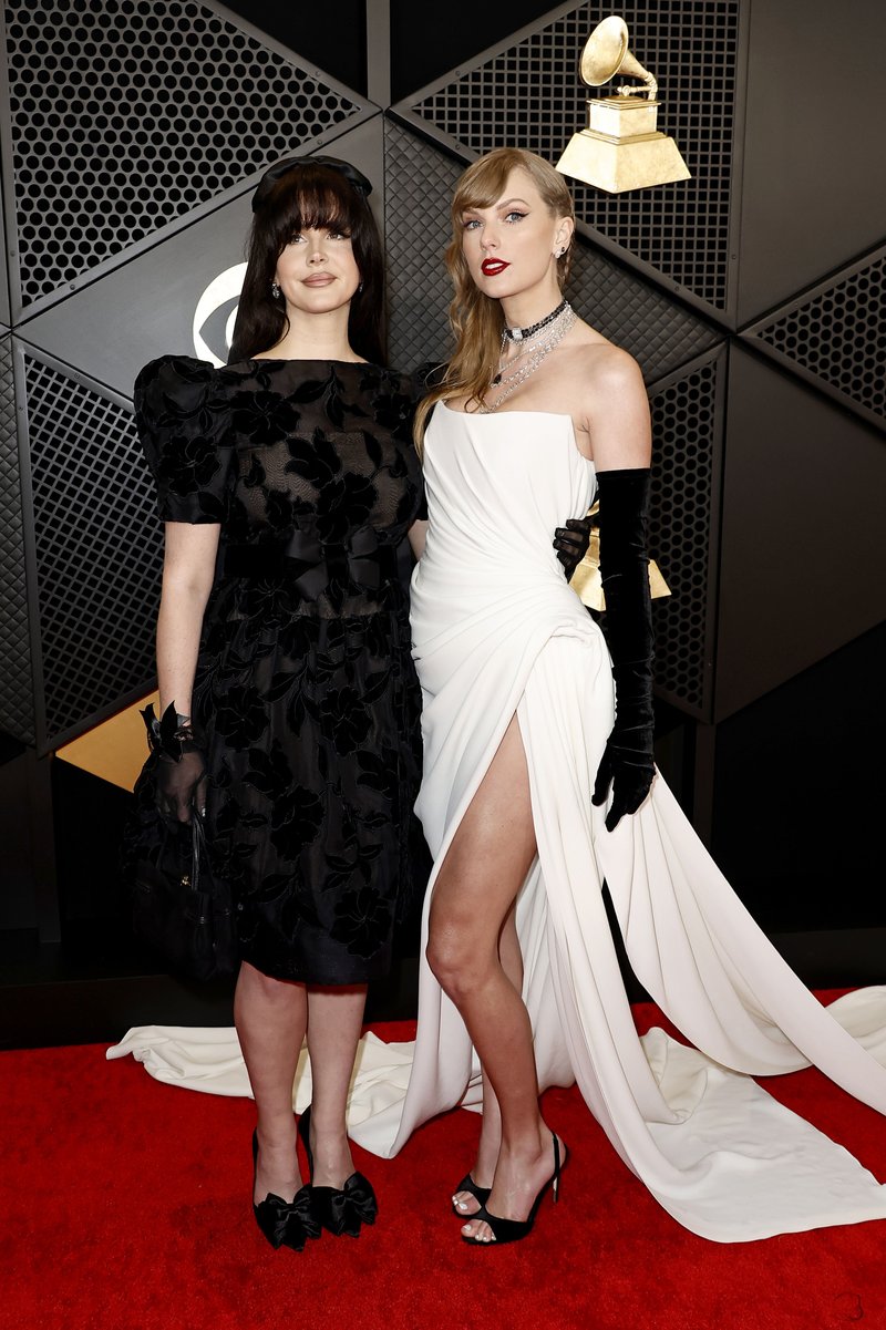 Taylor Swift at 66th GRAMMY Awards — photo 12