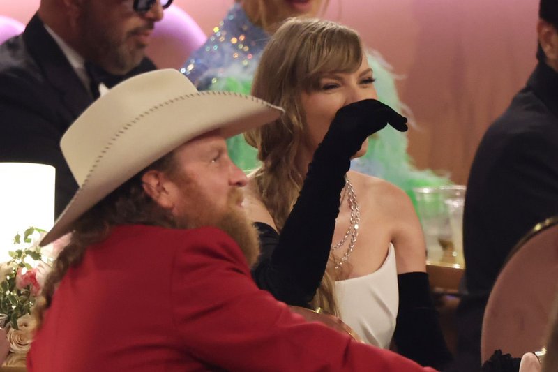 Taylor Swift at 66th GRAMMY Awards — photo 37