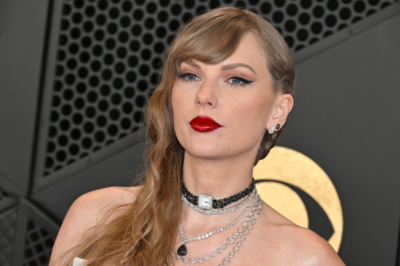 Taylor Swift at 66th GRAMMY Awards — photo 63
