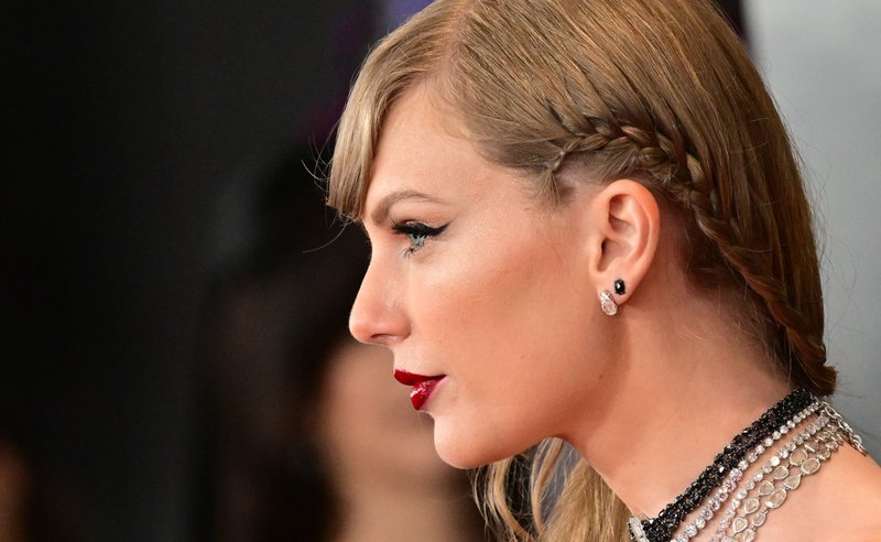 Taylor Swift at 66th GRAMMY Awards — photo 64