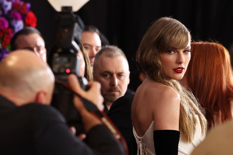 Taylor Swift at 66th GRAMMY Awards — photo 86