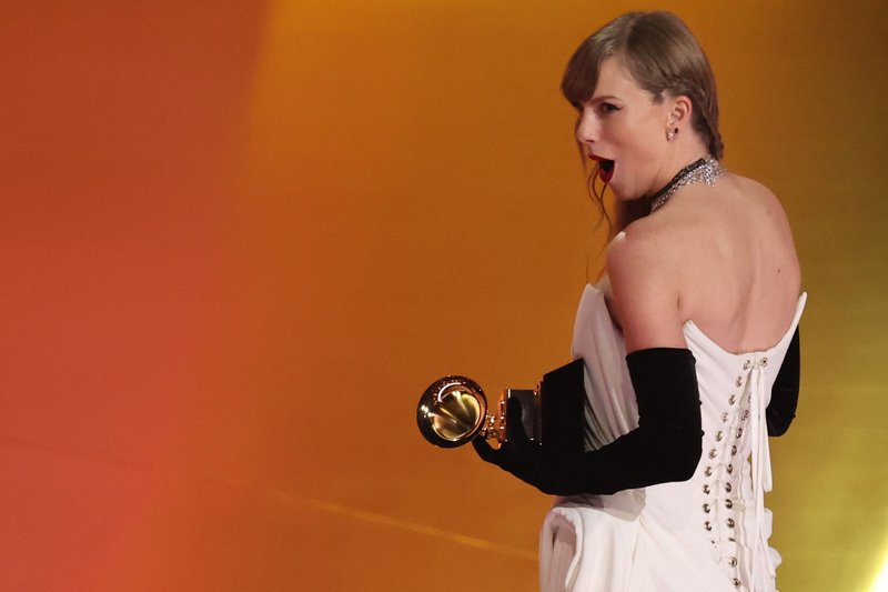 Taylor Swift at 66th GRAMMY Awards — photo 92