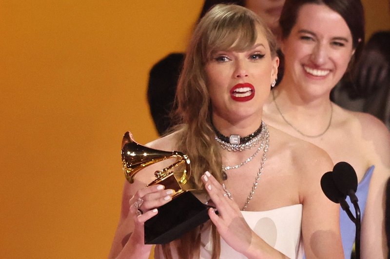 Taylor Swift at 66th GRAMMY Awards — photo 118