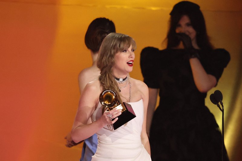 Taylor Swift at 66th GRAMMY Awards — photo 123
