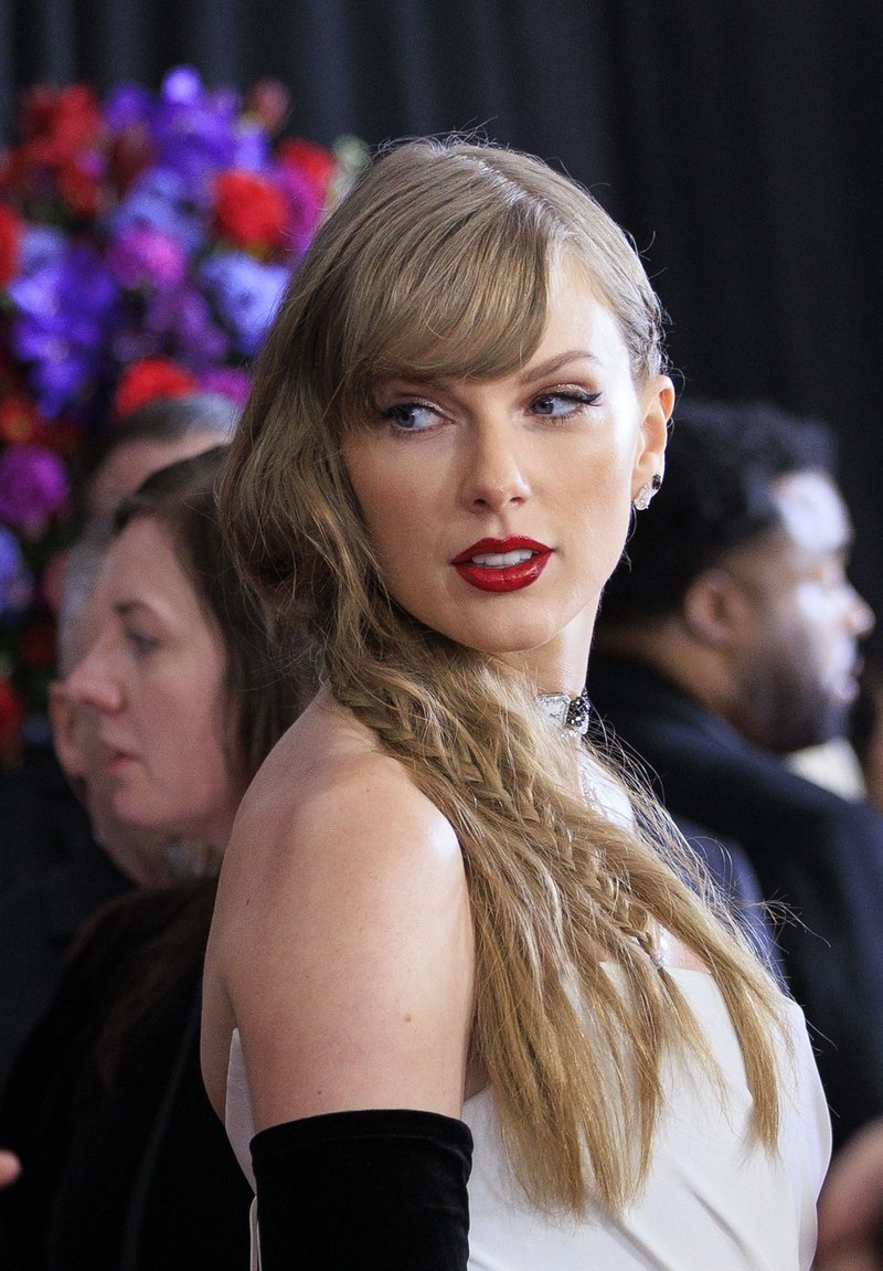 Taylor Swift at 66th GRAMMY Awards — photo 135