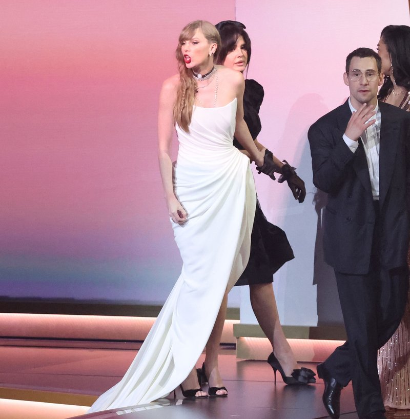 Taylor Swift at 66th GRAMMY Awards — photo 231