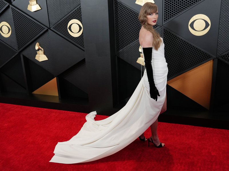 Taylor Swift at 66th GRAMMY Awards — photo 268