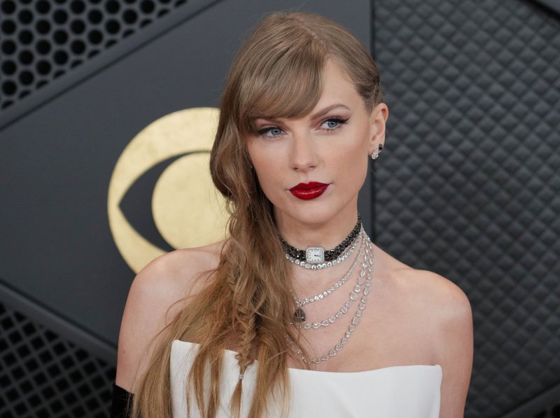 Taylor Swift at 66th GRAMMY Awards — photo 271