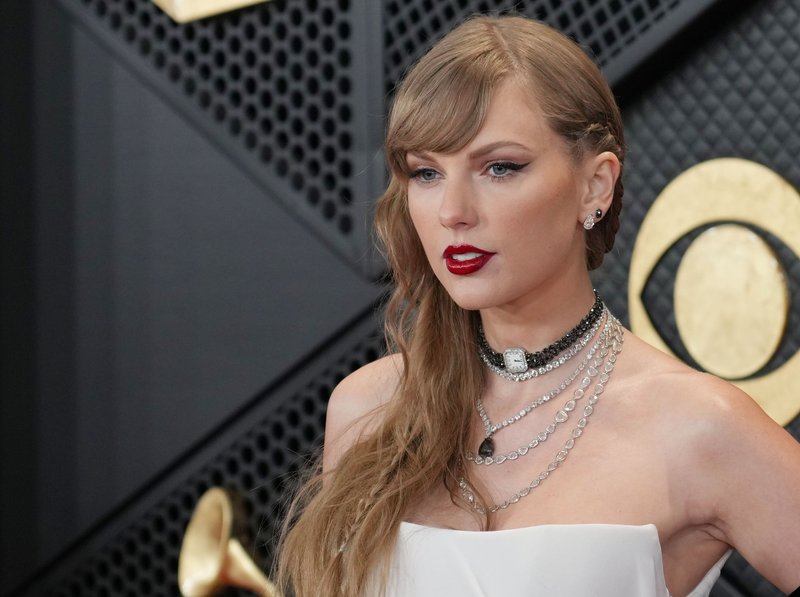 Taylor Swift at 66th GRAMMY Awards — photo 278