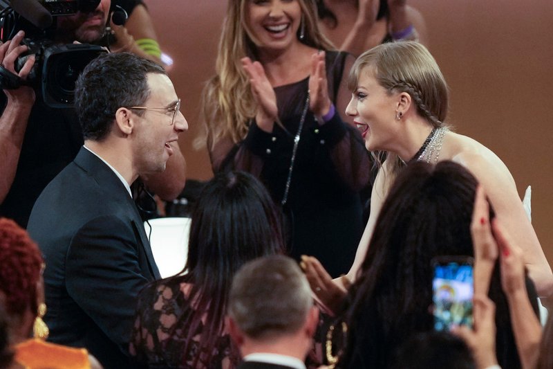 Taylor Swift at 66th GRAMMY Awards — photo 294