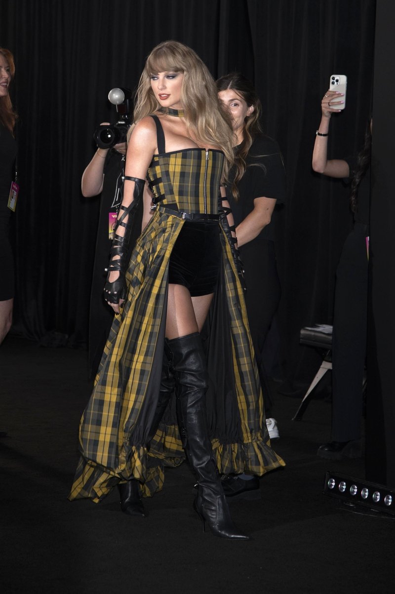 Taylor Swift at 2024 MTV Video Music Awards — photo 23
