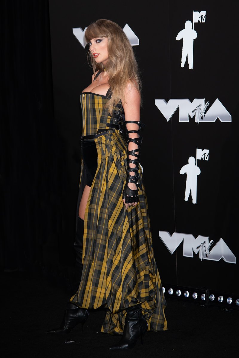 Taylor Swift at 2024 MTV Video Music Awards — photo 117