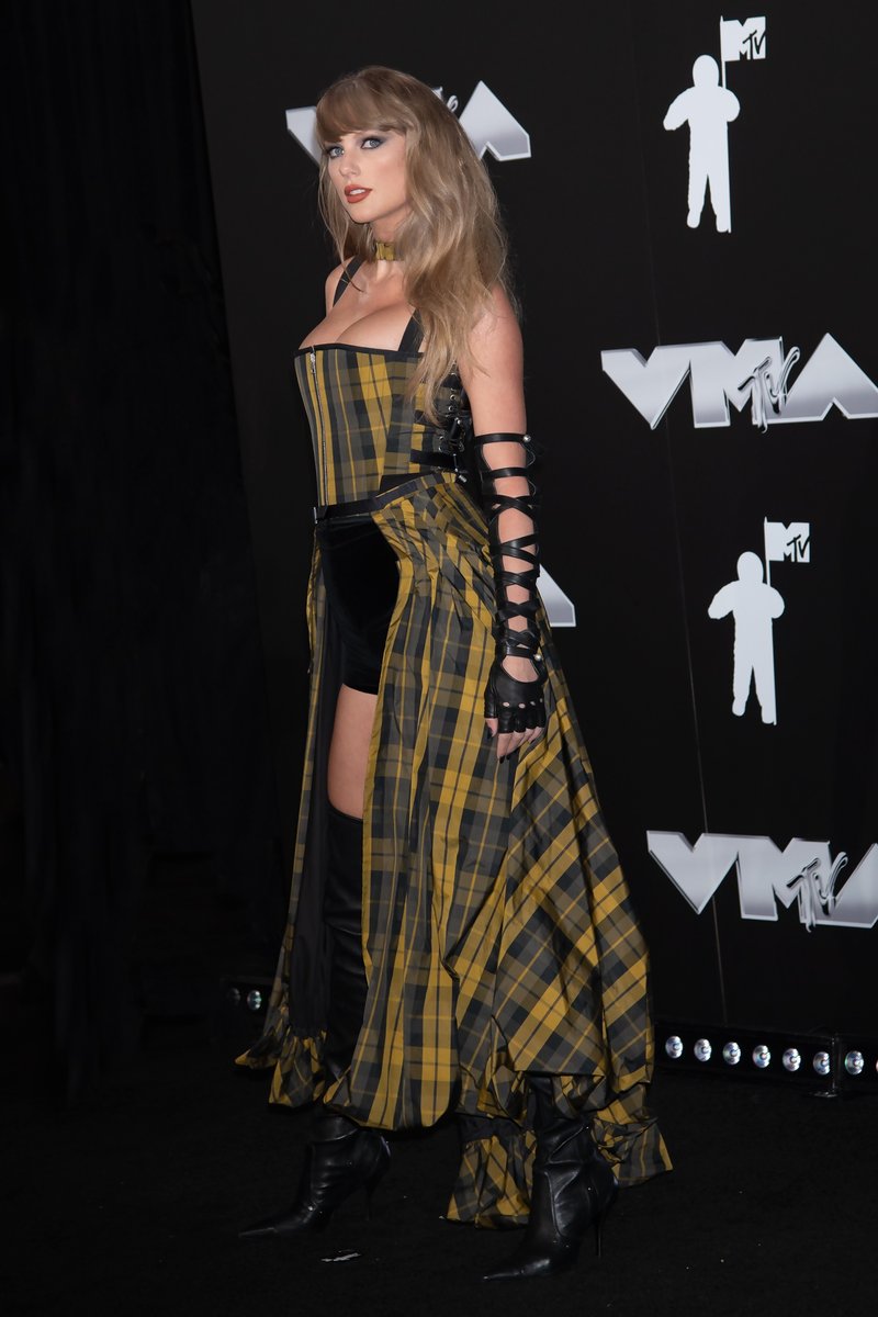 Taylor Swift at 2024 MTV Video Music Awards — photo 118