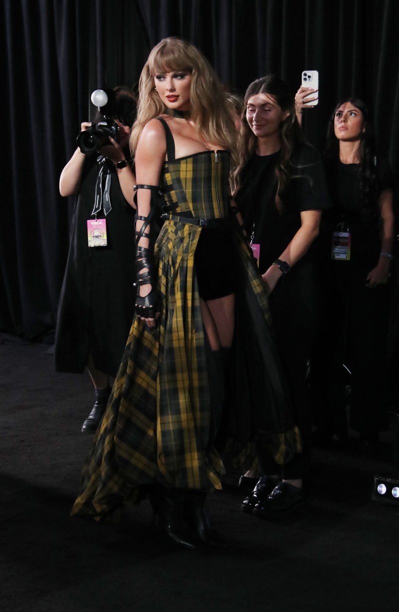 Taylor Swift at 2024 MTV Video Music Awards — photo 300