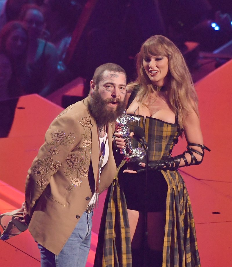 Taylor Swift at 2024 MTV Video Music Awards — photo 306