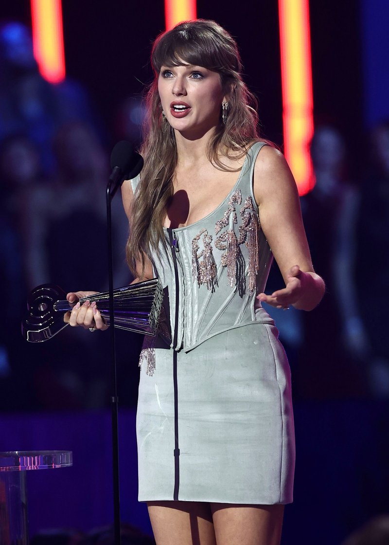 Taylor Swift at 2026 iHeartRadio Music Awards — photo 12