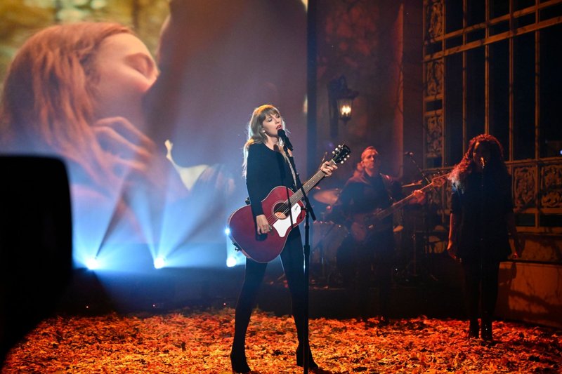 Taylor Swift at Saturday Night Live — photo 5