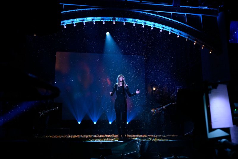 Taylor Swift at Saturday Night Live — photo 6