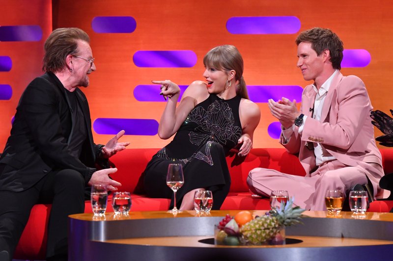 Taylor Swift at The Graham Norton Show — photo 7