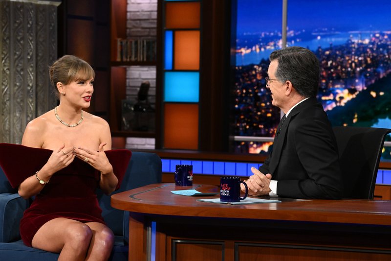Taylor Swift at The Late Show with Stephen Colbert — photo 3