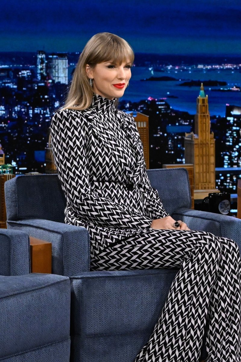 Taylor Swift at The Tonight Show Starring Jimmy Fallon — photo 3