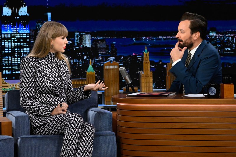 Taylor Swift at The Tonight Show Starring Jimmy Fallon — photo 6