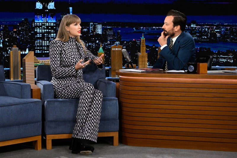 Taylor Swift at The Tonight Show Starring Jimmy Fallon — photo 9