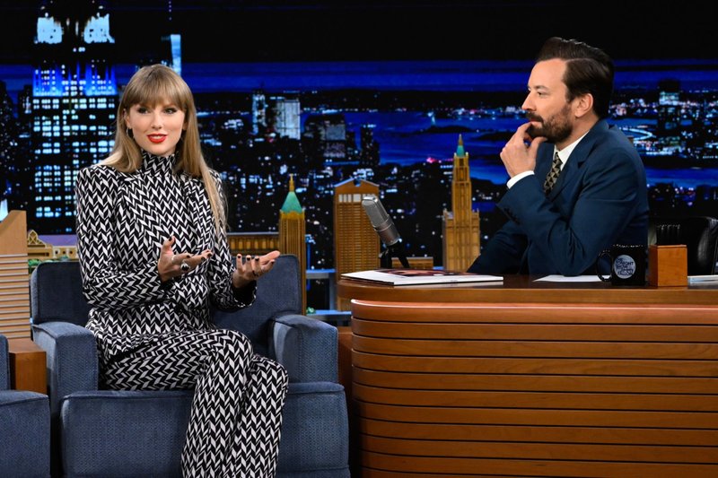 Taylor Swift at The Tonight Show Starring Jimmy Fallon — photo 10