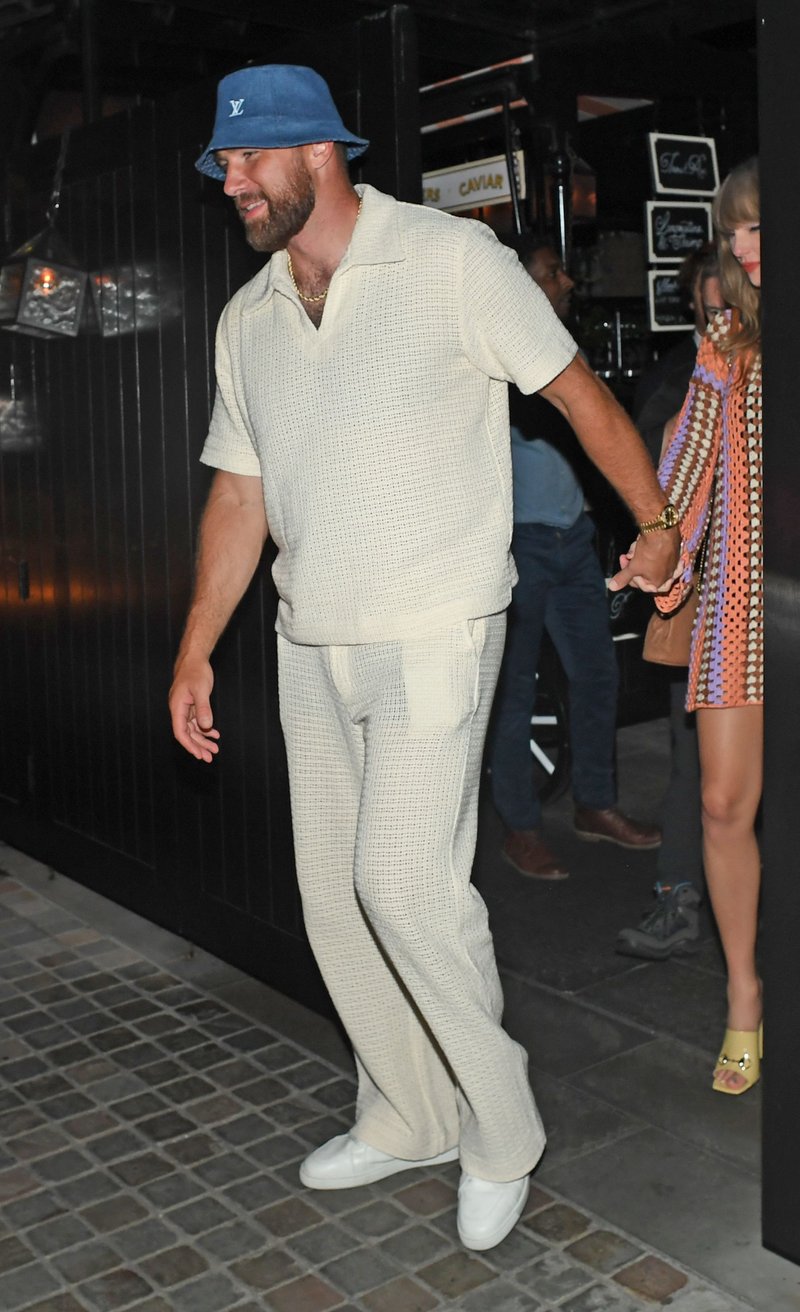 Taylor Swift — June 23 - Leaving a private club in London, England — photo 4