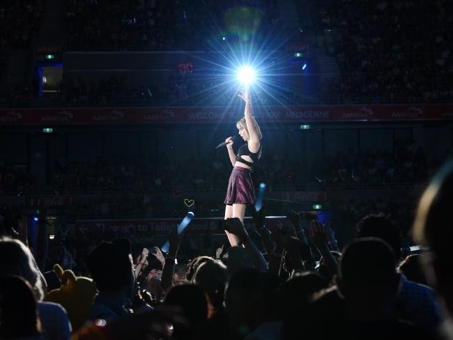 Taylor Swift — December 10 - Melbourne, Australia — photo 61