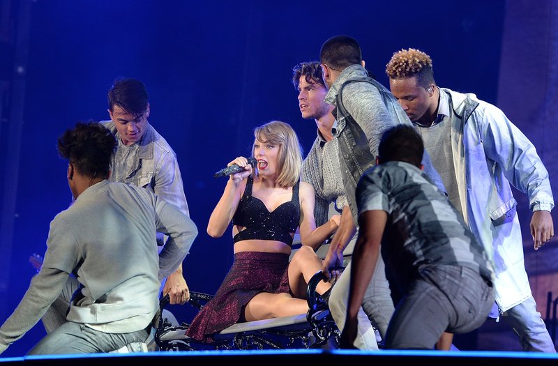 Taylor Swift — December 5 - Brisbane, Australia — photo 12