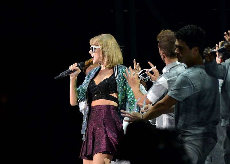 Taylor Swift — December 5 - Brisbane, Australia — photo 39