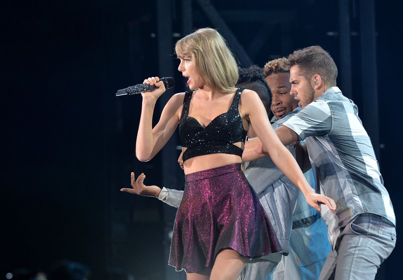 Taylor Swift — December 5 - Brisbane, Australia — photo 56